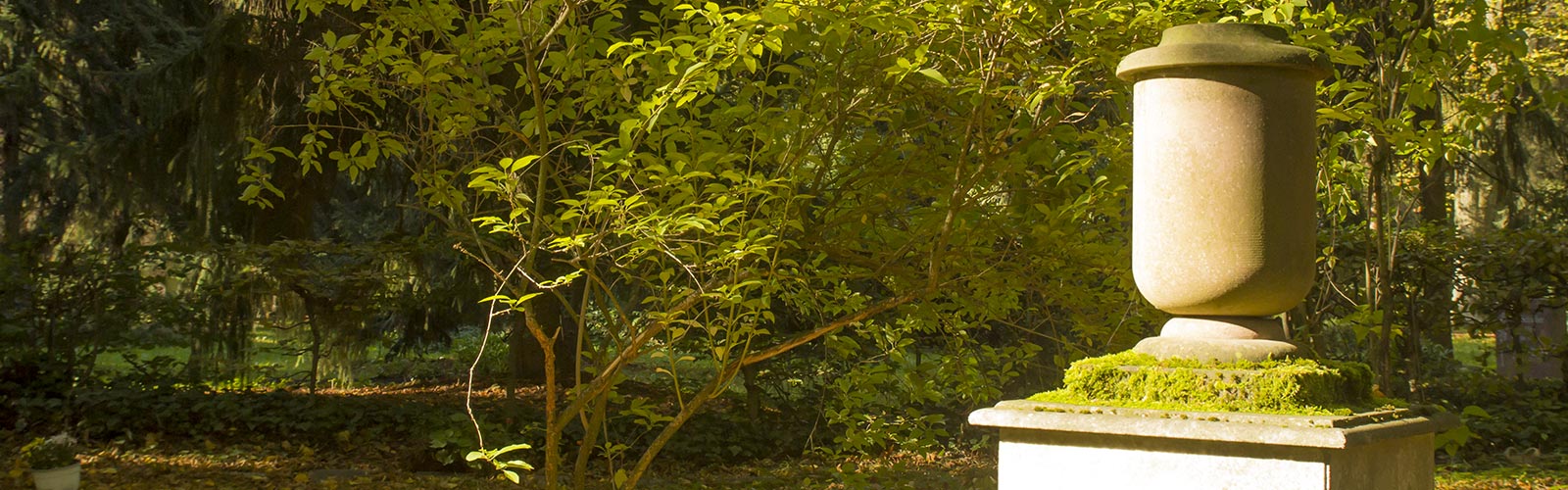 Steinerne Zierurne &copy; H. Wächter